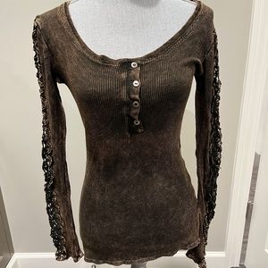 Women's ribbed and crochet top